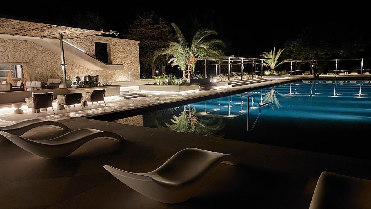 Mokuti Etosha Villa นามูโทนิ ภายนอก รูปภาพ