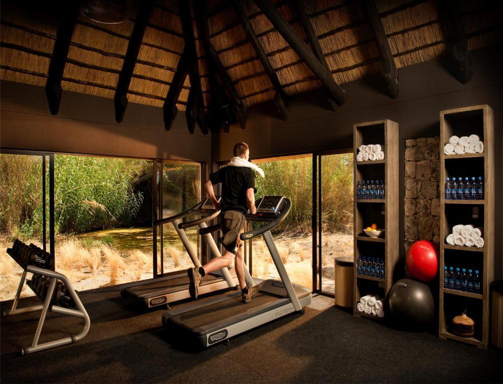 Mokuti Etosha Villa นามูโทนิ ภายนอก รูปภาพ